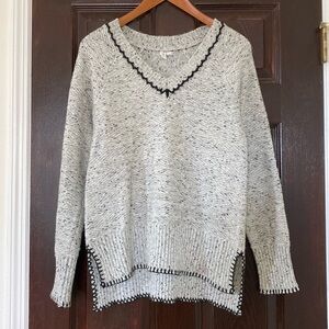 Cable & Gauge Grey V-Neck Sweater Size Small